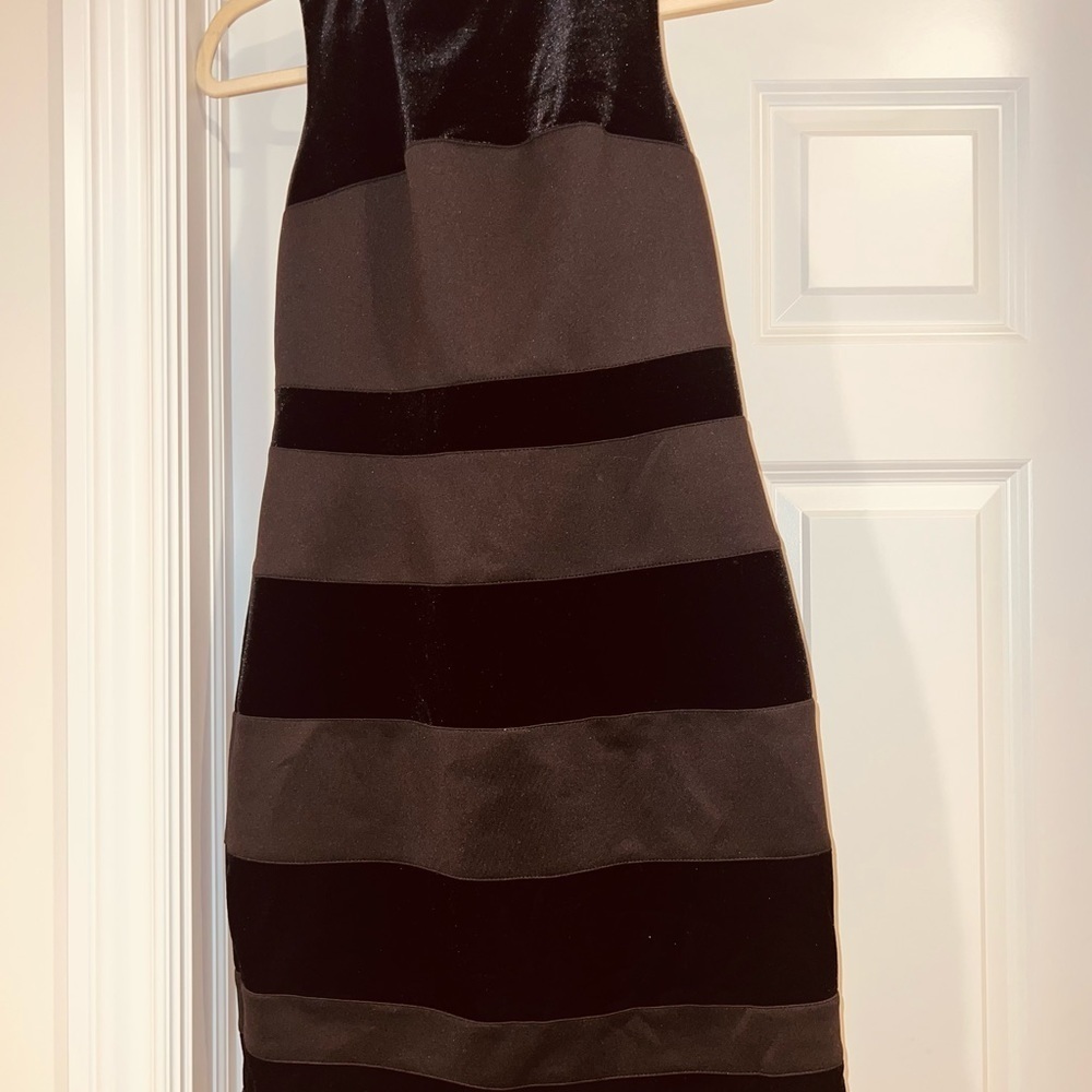 Tommy Hilfiger size 8 little black dress with velvet stripes - Picture 4 of 8